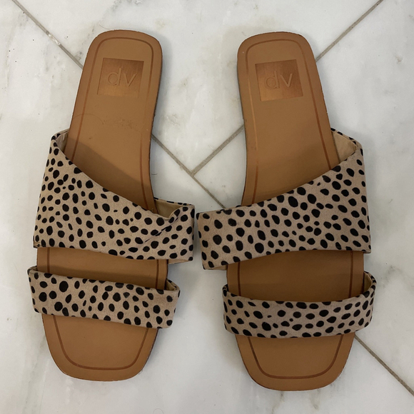 Dolce Vita Shoes - DV Dolce Vita Women's 7.5 Leopard Print Flat Strappy Sandals Good Condition